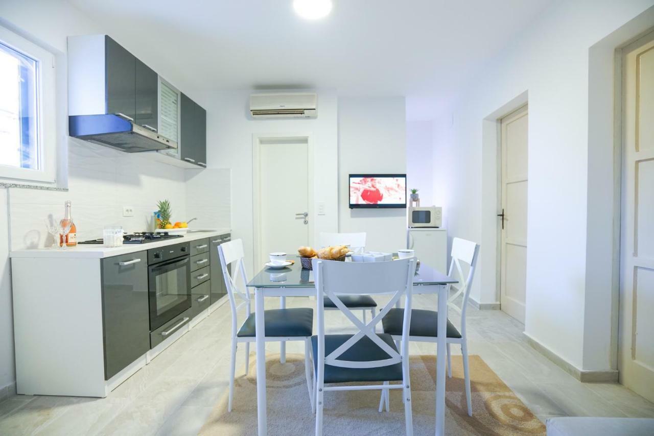 Roko Apartment Zadar Bagian luar foto