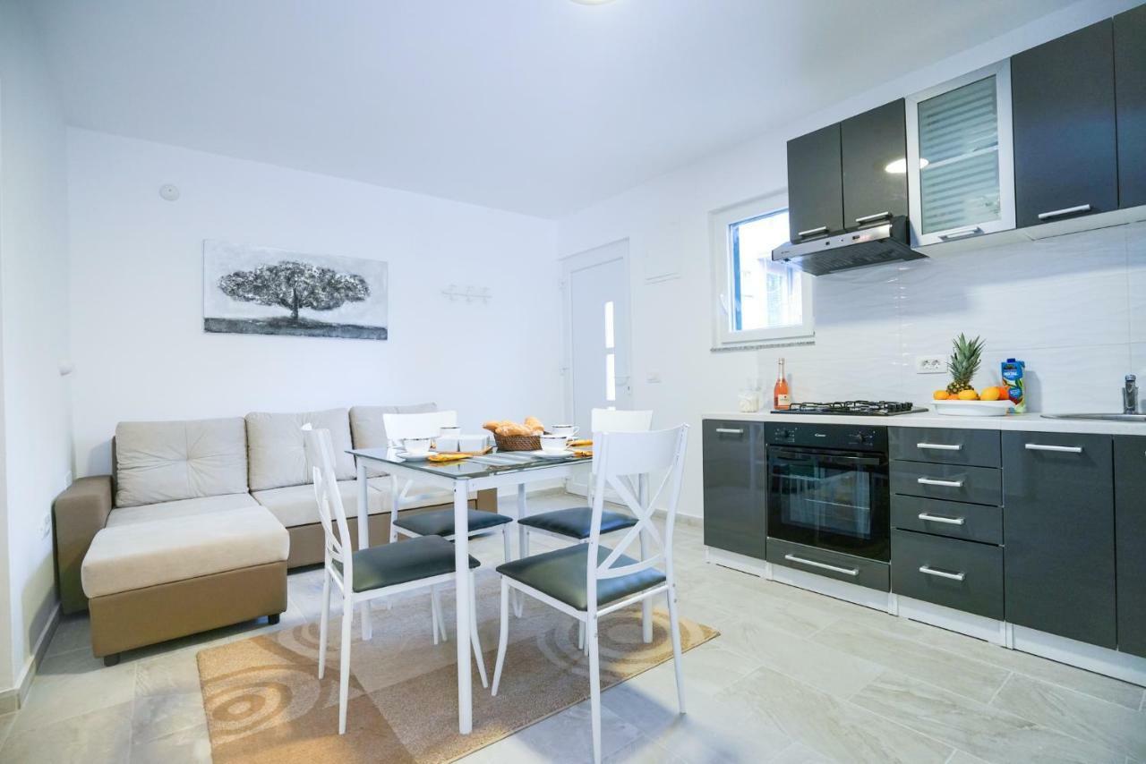 Roko Apartment Zadar Bagian luar foto